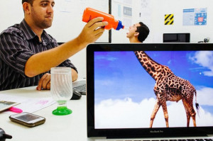 Desk Safari桌面上的野生动物