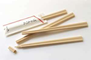 一次性筷子造型的圆珠笔
