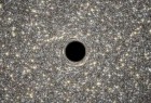 科学家研发出“极致的黑”能够吸收任何光线,眼睛直视很难受