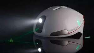 带激光投影的智能骑行头盔Beacon