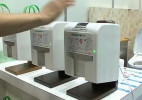Shikoku公司设计的感应式马桶纸巾筒Camitool