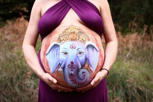 孕妇肚皮彩绘，迎接新生命
