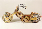 dmitriy khristenko手表零件做成的摩托车