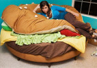 巨无霸汉堡床和可变形的单人沙发床创意设计