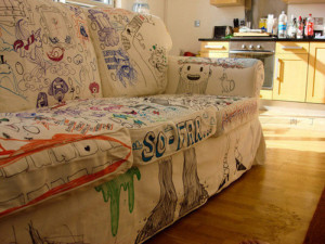 自由的涂鸦沙发套 大胆丰富多彩的插图让人难忘