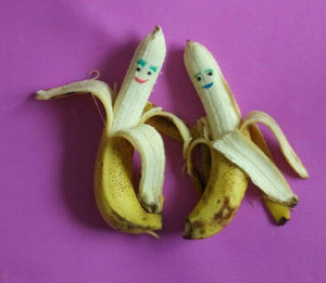 蓝色海洋教你用香蕉制作儿童创意拼贴画恩爱的小俩口