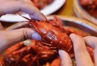 日本小伙雕出“活”木雕龙虾,巧夺天工,以假乱真
