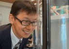 日本那个曾花200万跟布娃娃结婚的男人,现在老婆没了