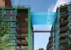 33米高悬在半空中透明玻璃游泳池 你敢游吗？