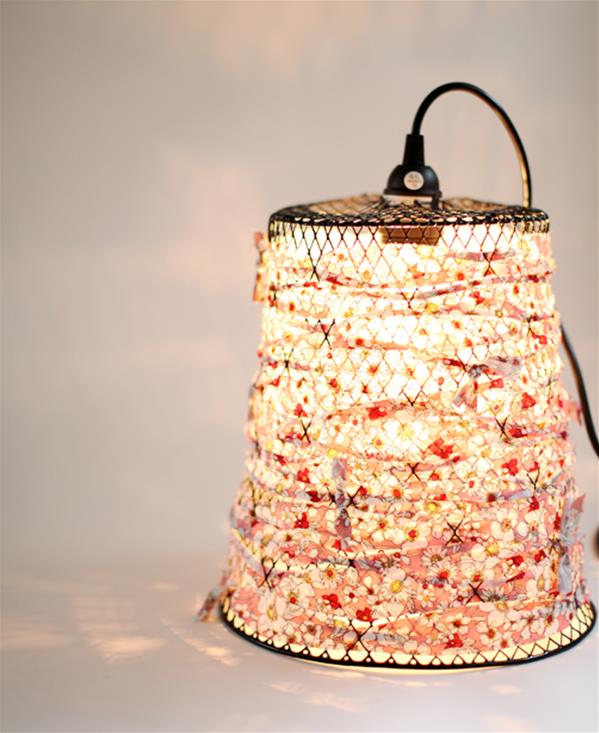 铁丝网垃圾桶创意改造漂亮的DIY灯罩