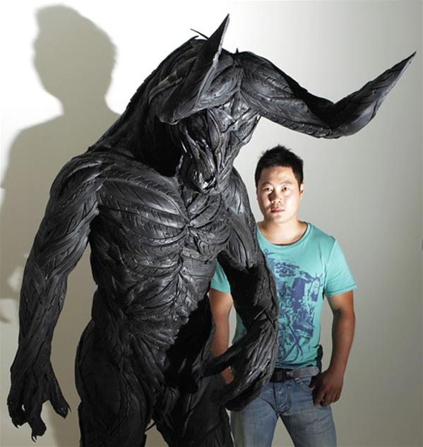 韩国艺术家用废旧轮胎模拟皮肤质感的创意雕塑设计