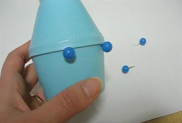 酸奶瓶废物利用 用酸奶瓶手工制作存钱罐教程