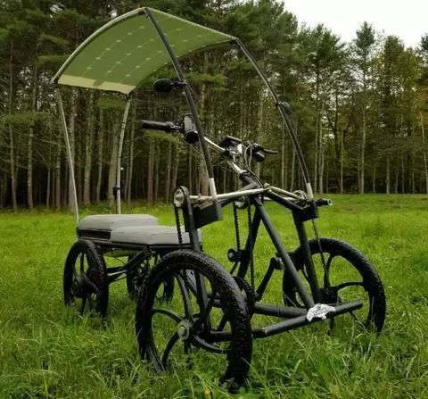 可折叠的太阳能驱动的电动踏板车