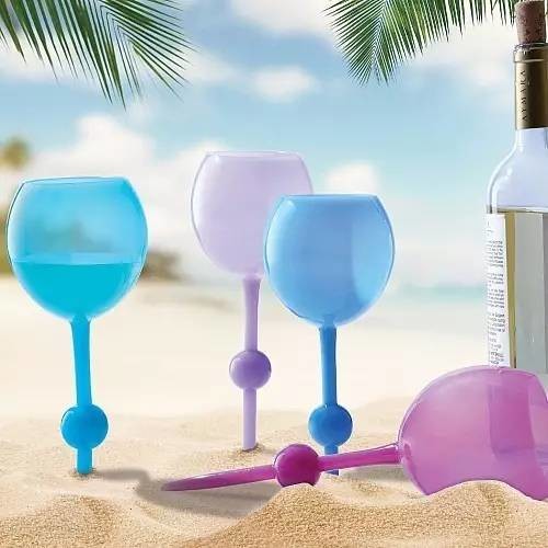可以稳稳固定在沙滩上的杯子Beach Glass