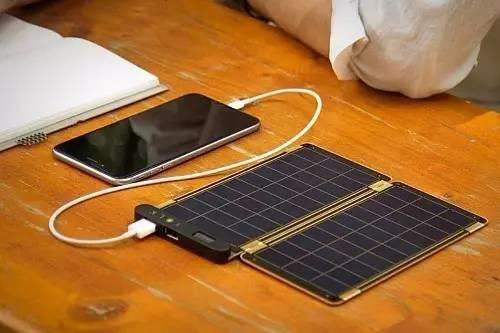 Yolk设计的最轻薄太阳能充电宝Solar Paper