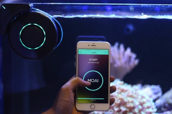 可远程遥控的自动清洗鱼缸机器人