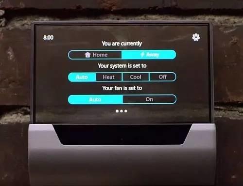 搭载微软Cortana语音助手的智能温控器