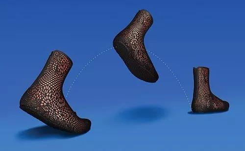 完全自动贴合脚的3D打印鞋ADAPTIV