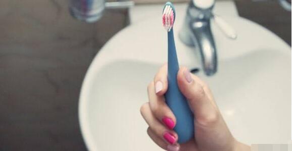 永远直立的不倒翁牙刷，再也不用担心弄脏牙刷