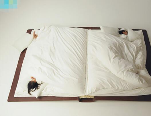 折叠沙发吊床一床多用，不仅能睡觉还能当蹦蹦床