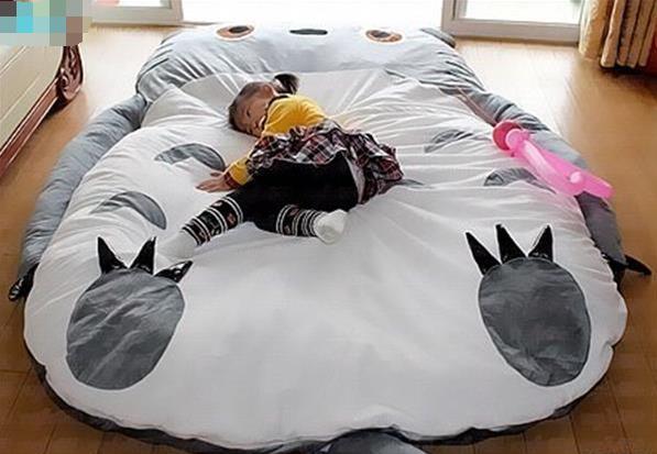 超级可爱的龙猫床，让你直接睡在龙猫的怀中