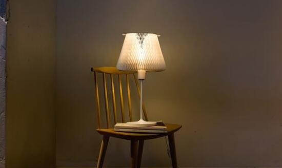 创意变形灯具D'LIGHT，灯罩为可水洗的蜂巢造型
