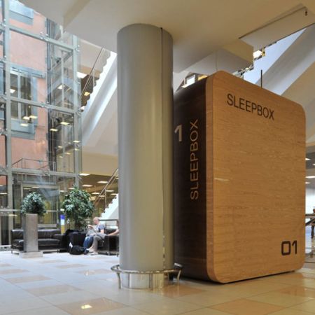 迷你“睡箱”的创意胶囊公寓