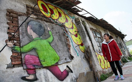 法国艺术家街景涂鸦重现上海农村：农民画村