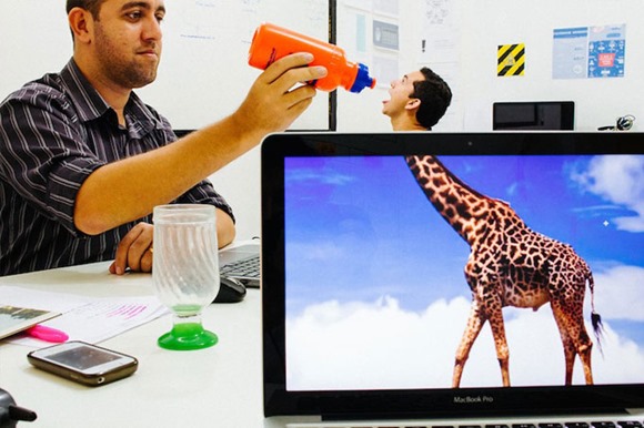 Desk Safari桌面上的野生动物