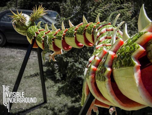 西瓜菠萝雕刻成的龙