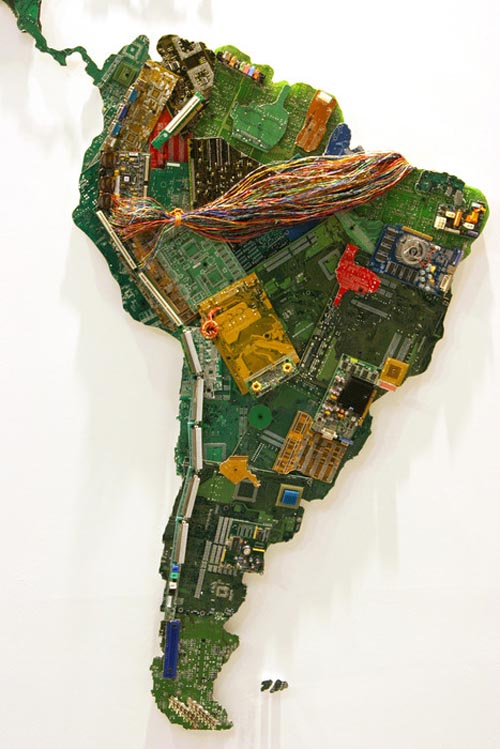 Susan Stockwell 回收电脑元件组成的世界地图