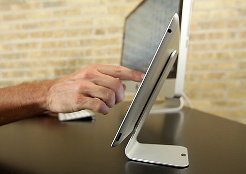 设计师Radhika Seth设计的仿生iPad吸附支架