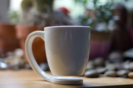神奇的“悬浮”咖啡杯