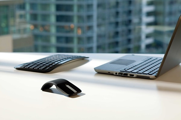 微软弧形鼠标（Microsoft Arc Touch Mouse）