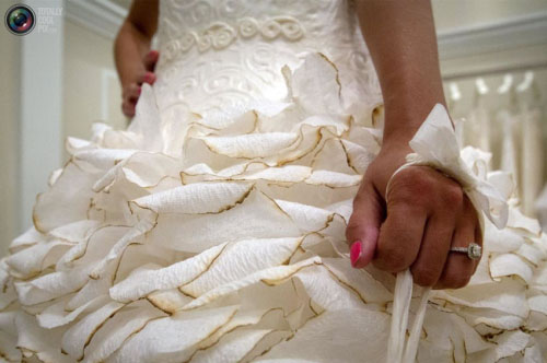 卫生纸婚纱设计大赛