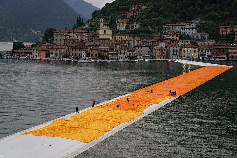 浮在水上的黄金大道，艺术家修个桥都很独特