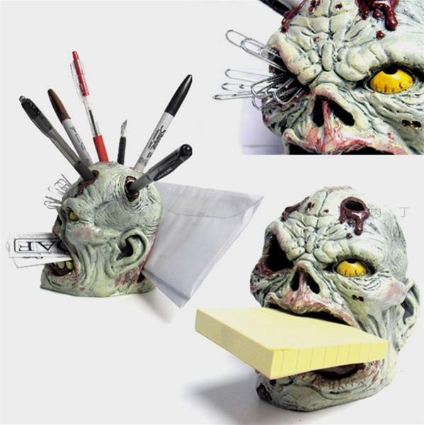 恐怖的僵尸笔筒和死侍笔筒创意产品 你敢用么？
