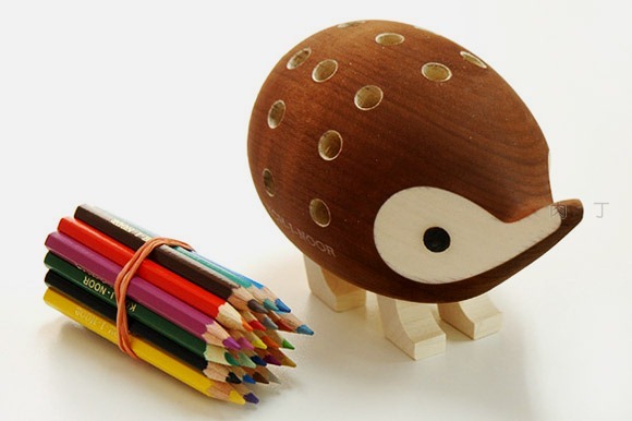 有趣的刺猬造型笔筒创意商品设计