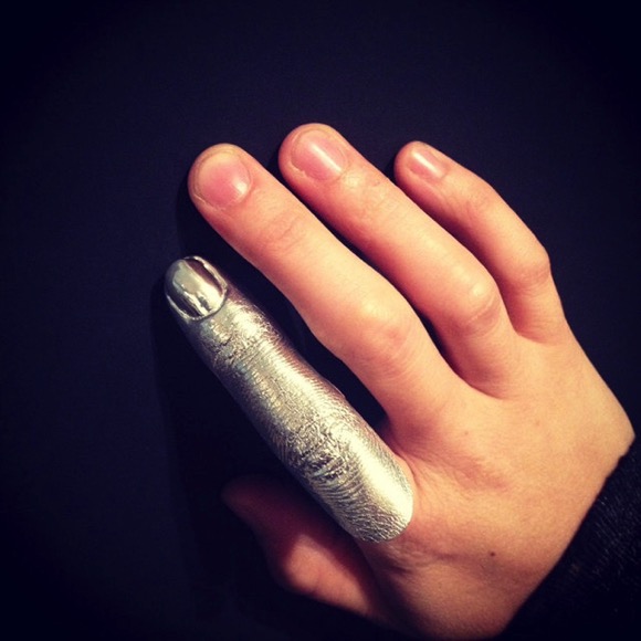 创意的银手指戒指