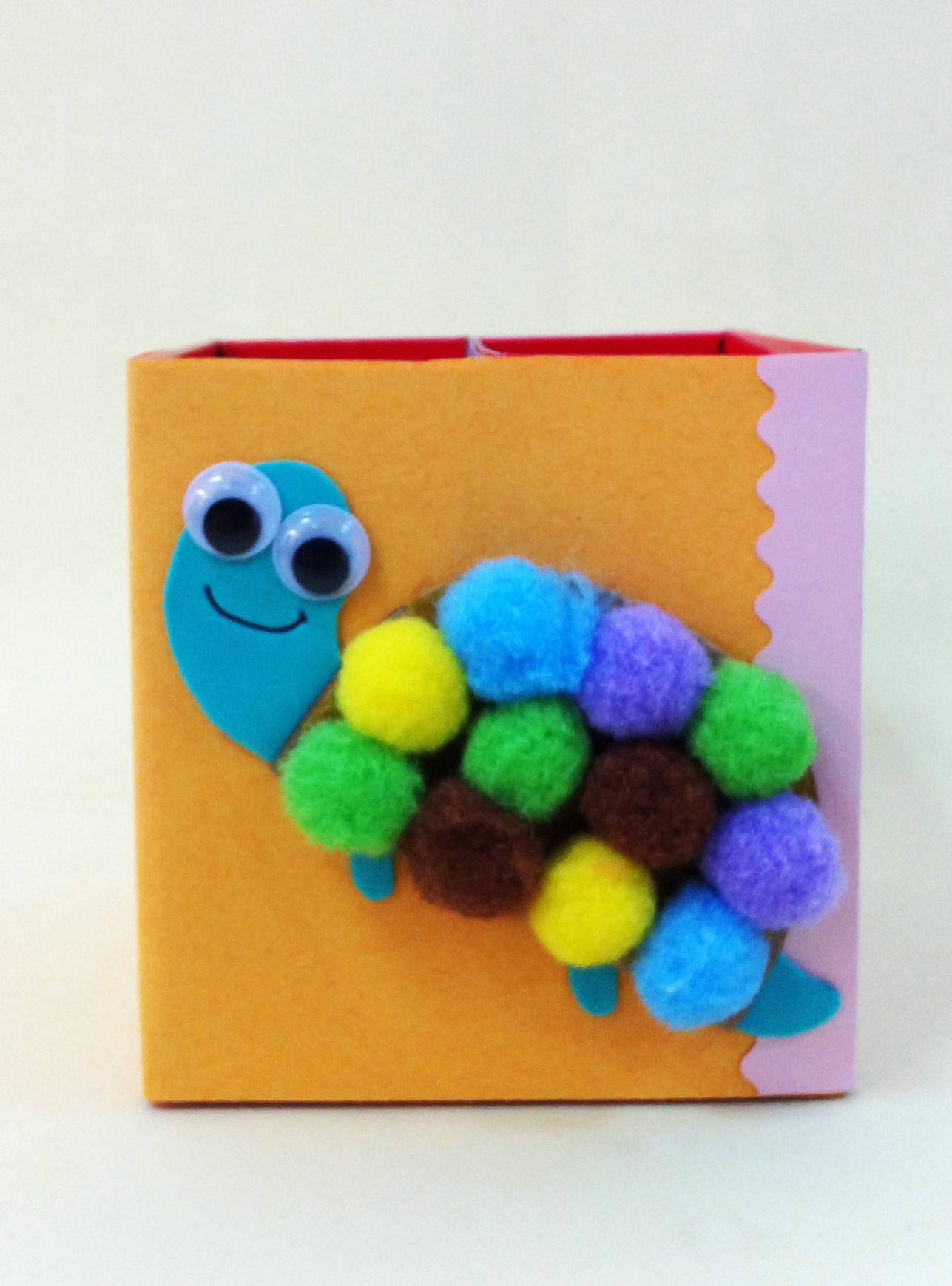 用纸盒和毛球DIY漂亮的小海龟笔筒做法图解教程