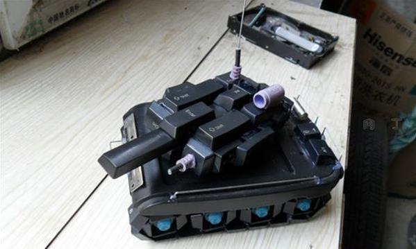 坦克模型制作教程 用废键盘制作个性玩具DIY方法