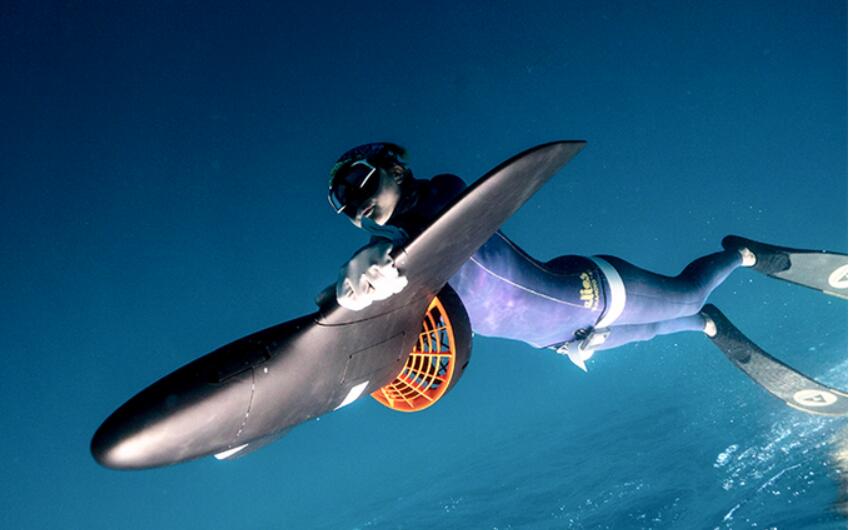 最高时速9公里的潜水推进设备
