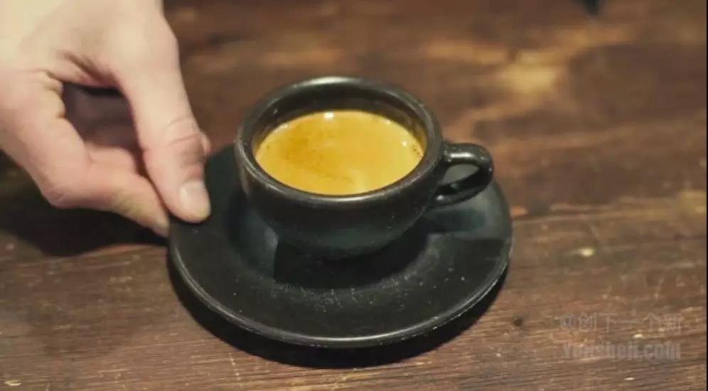 用咖啡渣做成的杯子，用来喝水是否有咖啡香味？